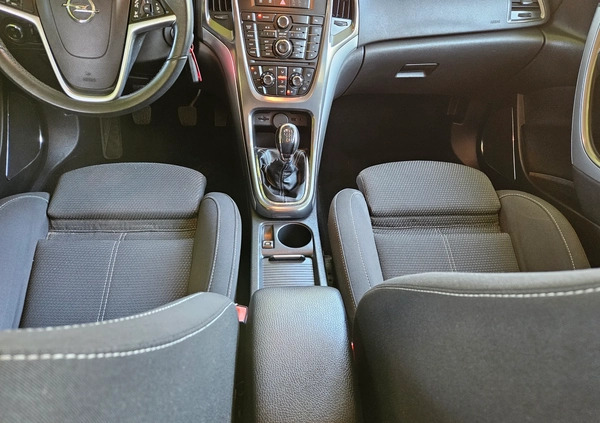 Opel Astra cena 25900 przebieg: 222000, rok produkcji 2012 z Zakroczym małe 562